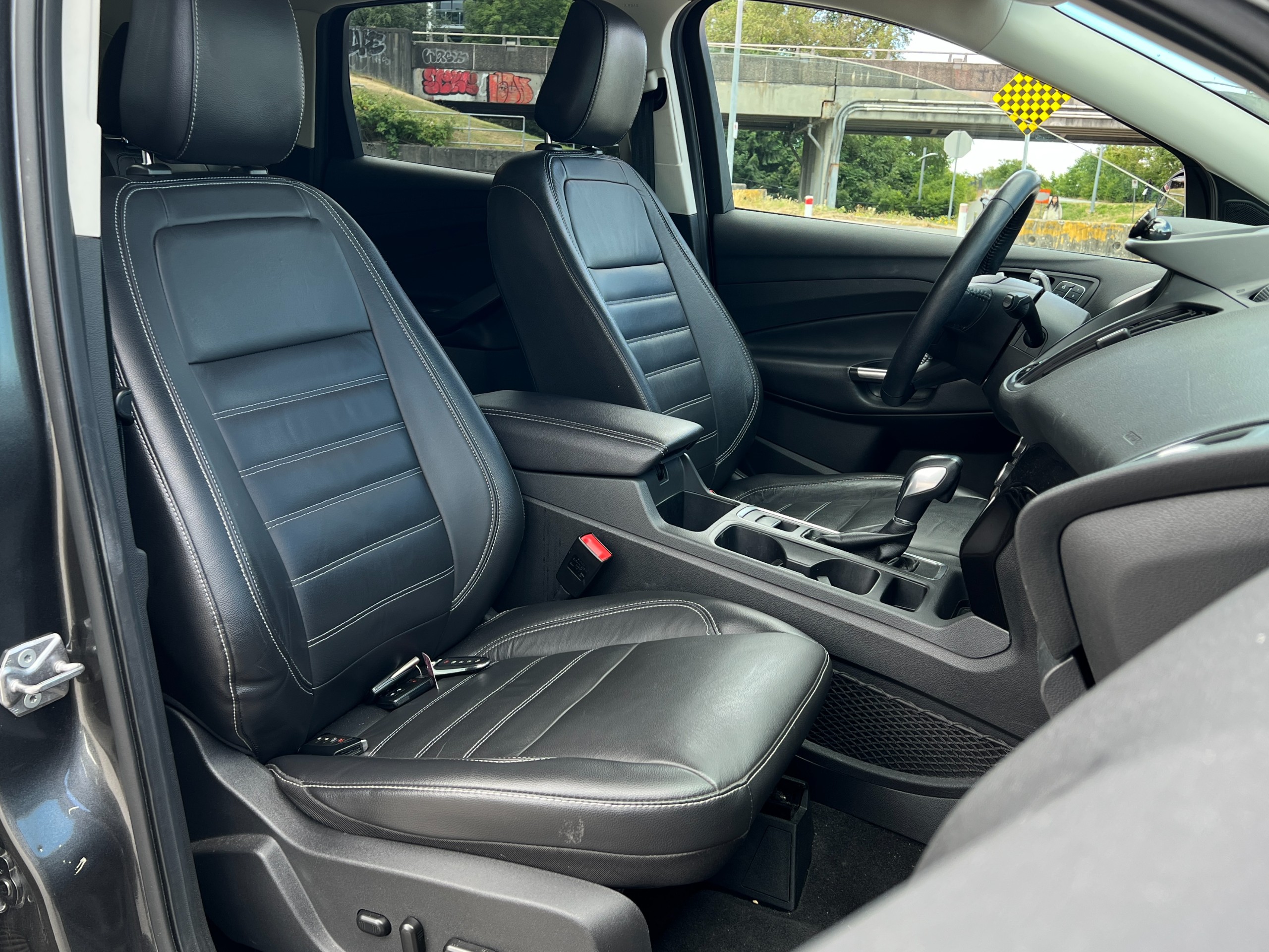 2018 Ford escape Titanium|No accident - Image 13