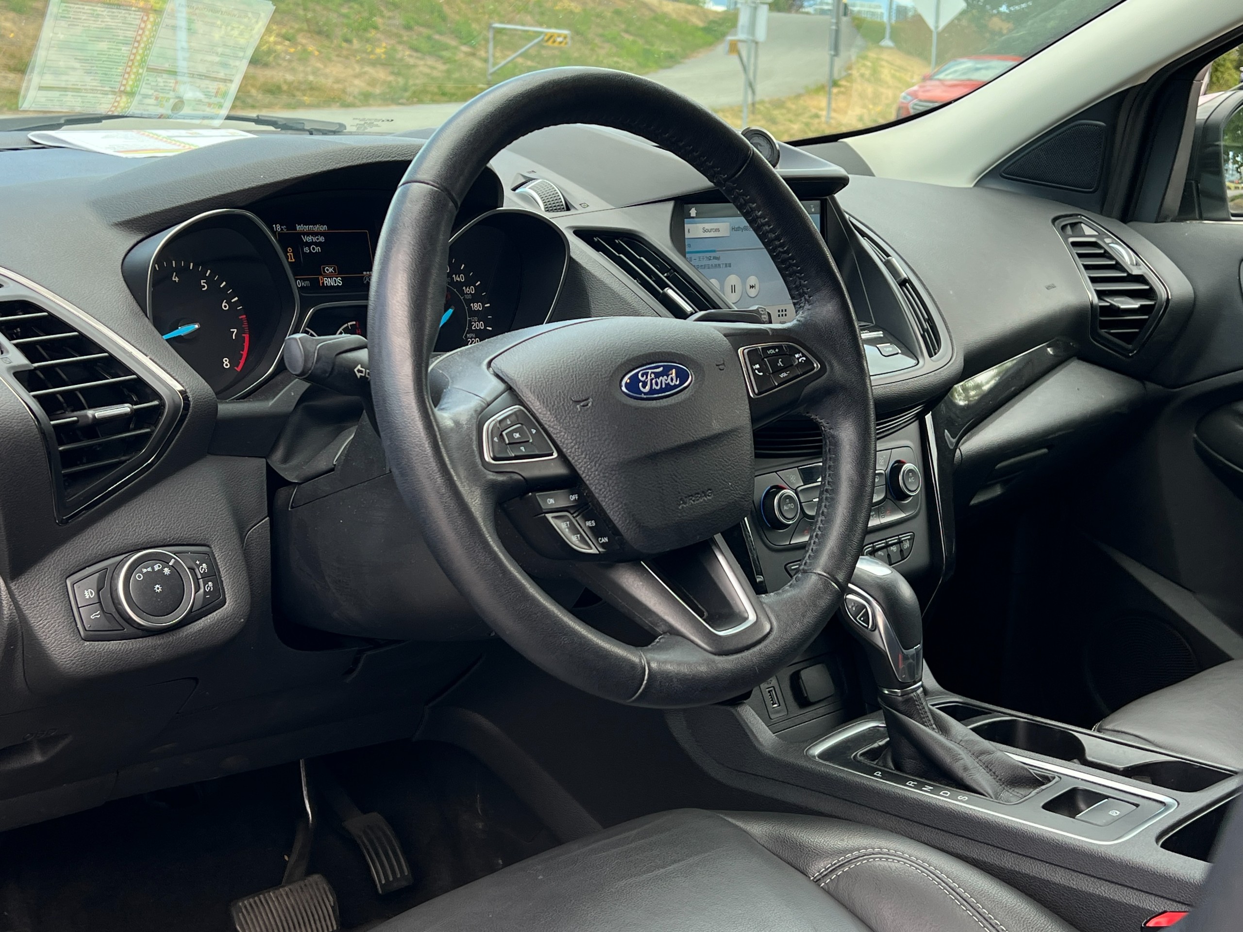 2018 Ford escape Titanium|No accident - Image 11