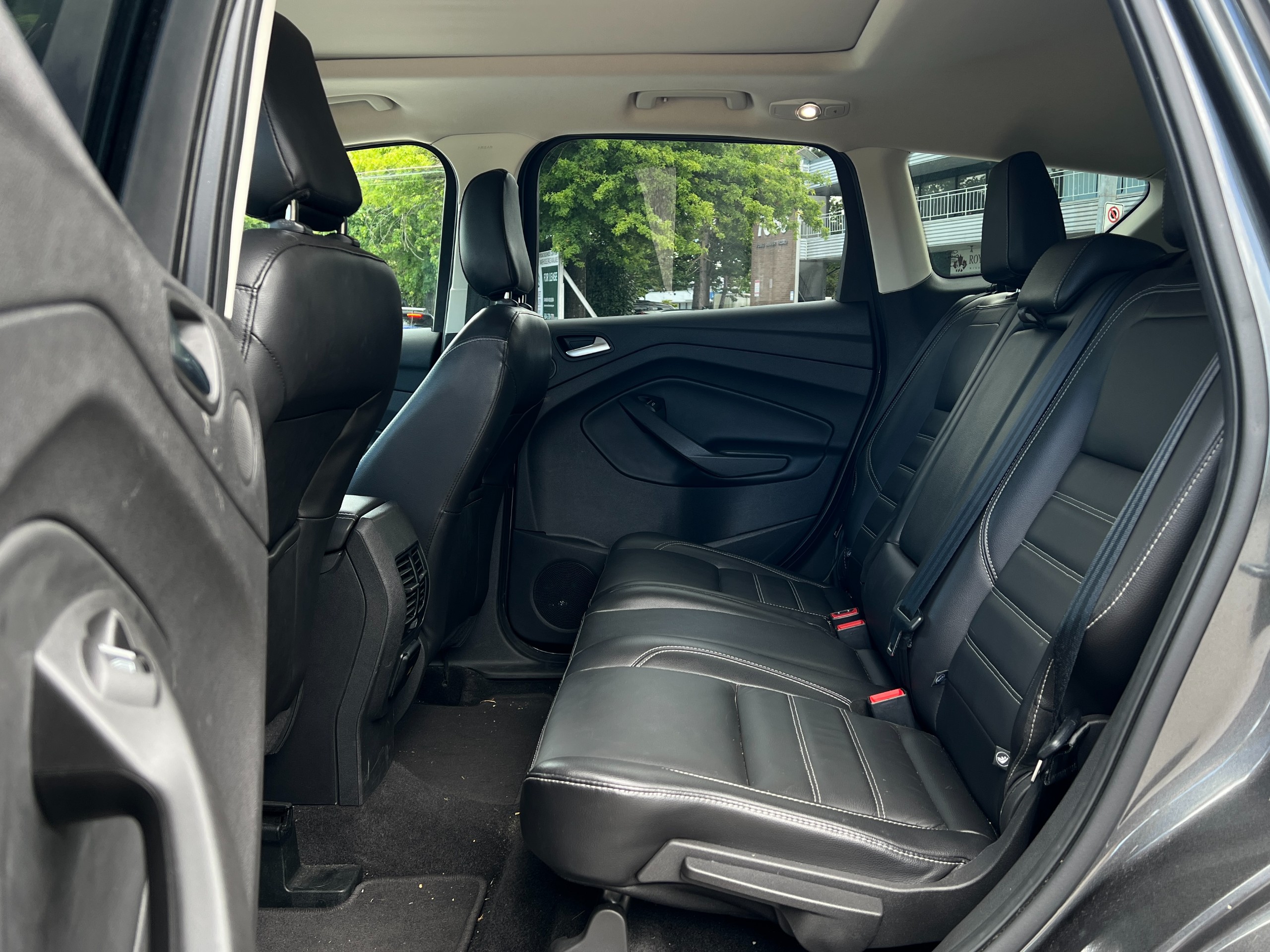 2018 Ford escape Titanium|No accident - Image 15