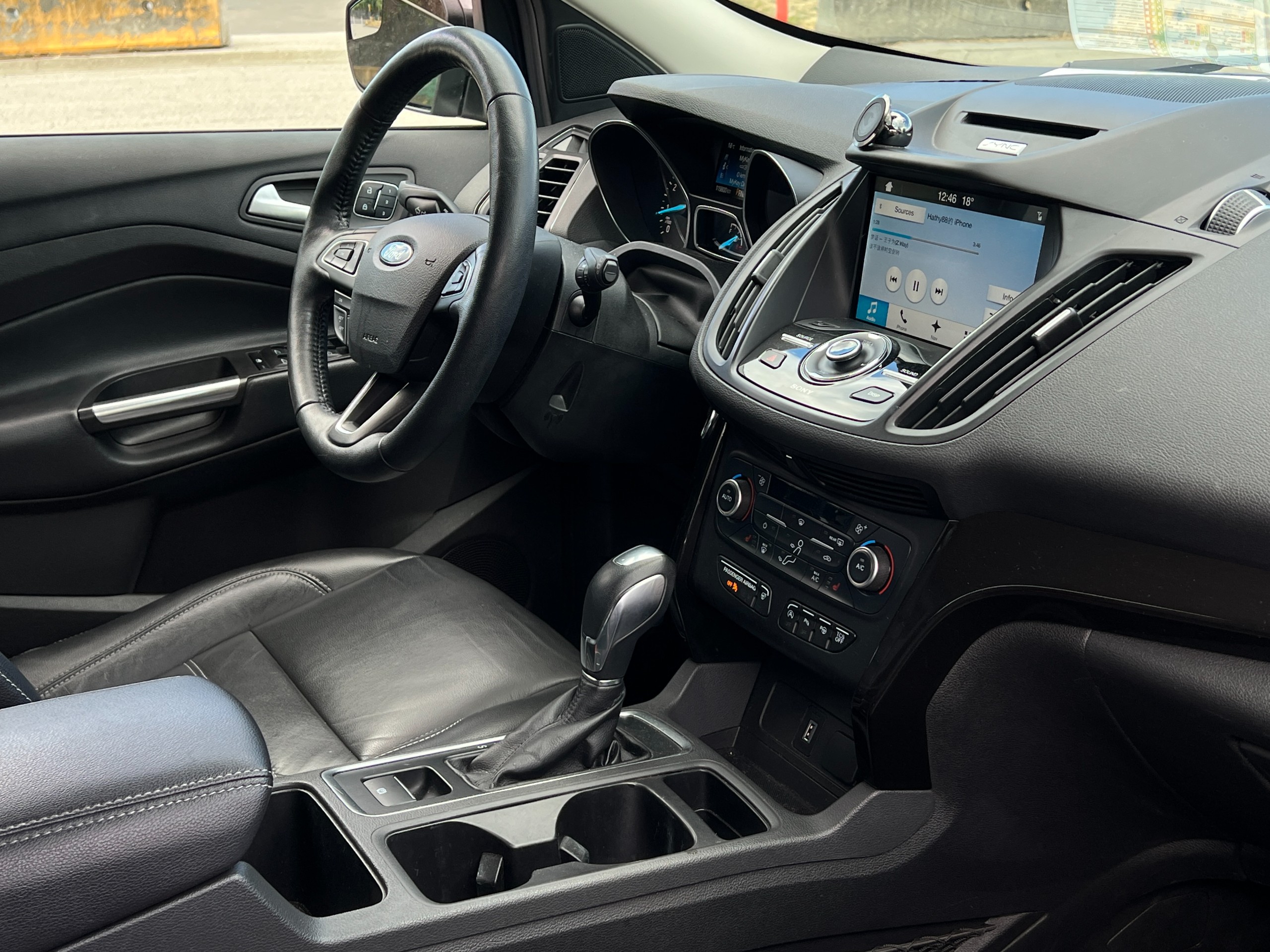 2018 Ford escape Titanium|No accident - Image 12