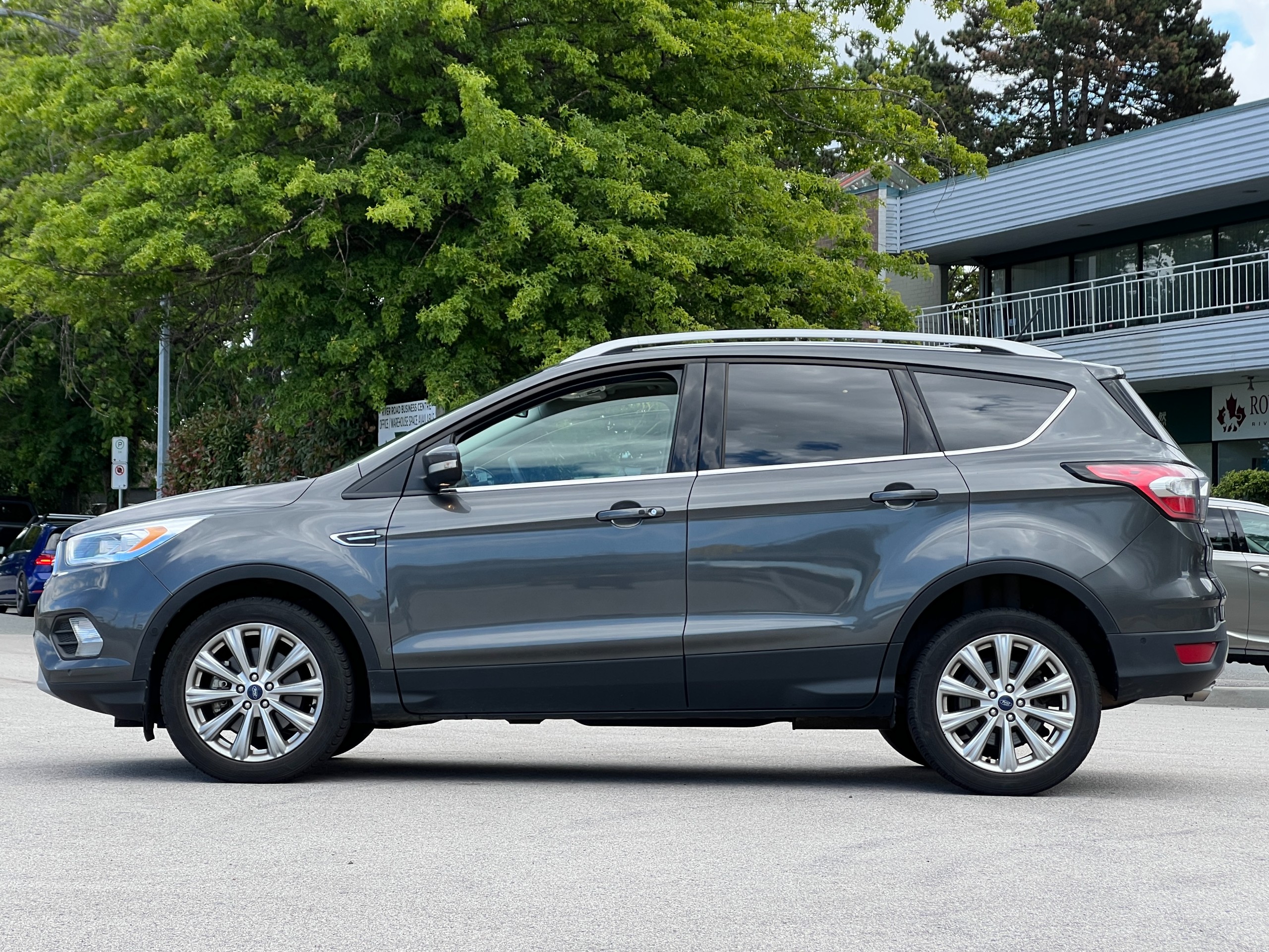 2018 Ford escape Titanium|No accident - Image 4