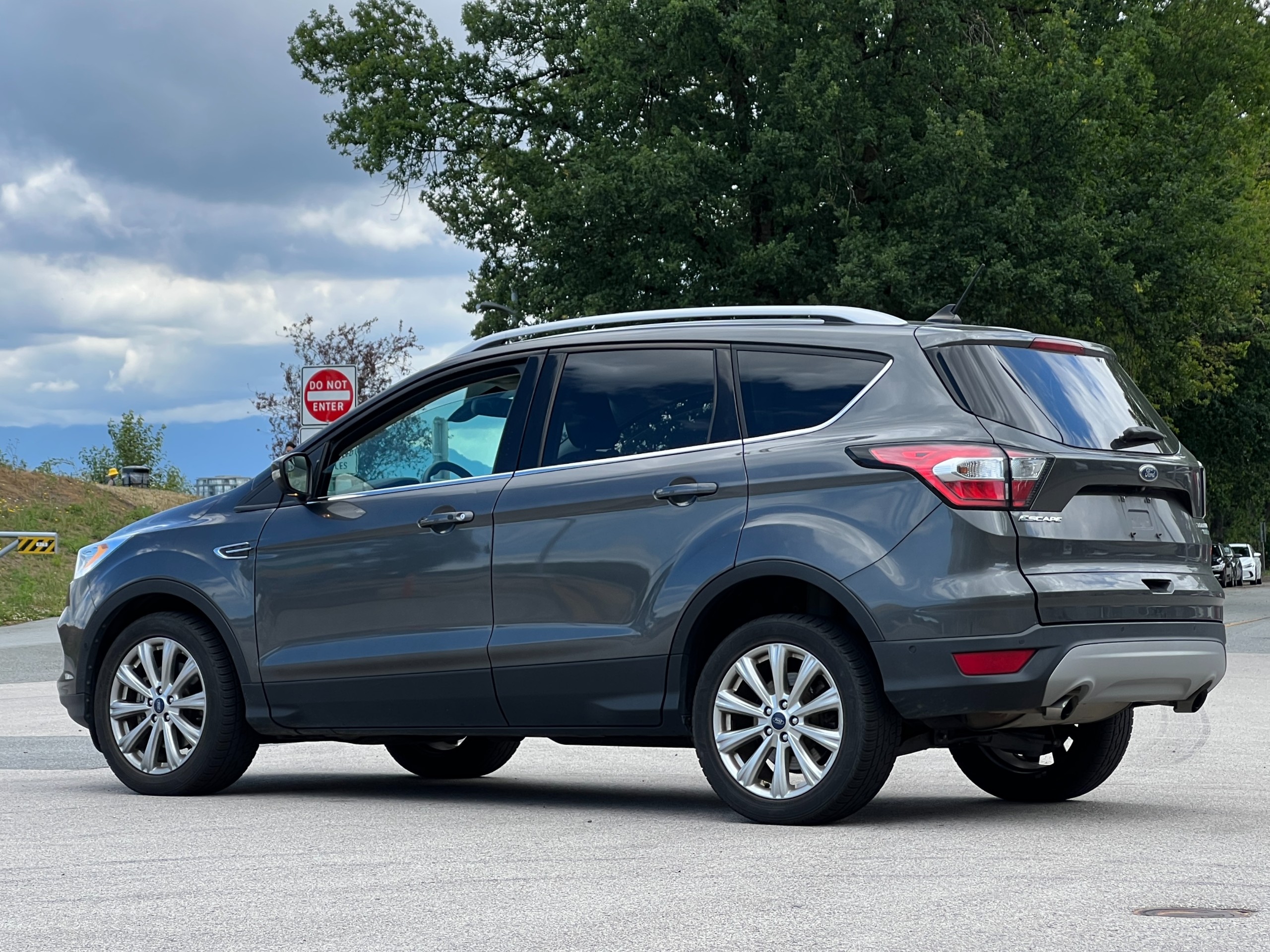2018 Ford escape Titanium|No accident - Image 5
