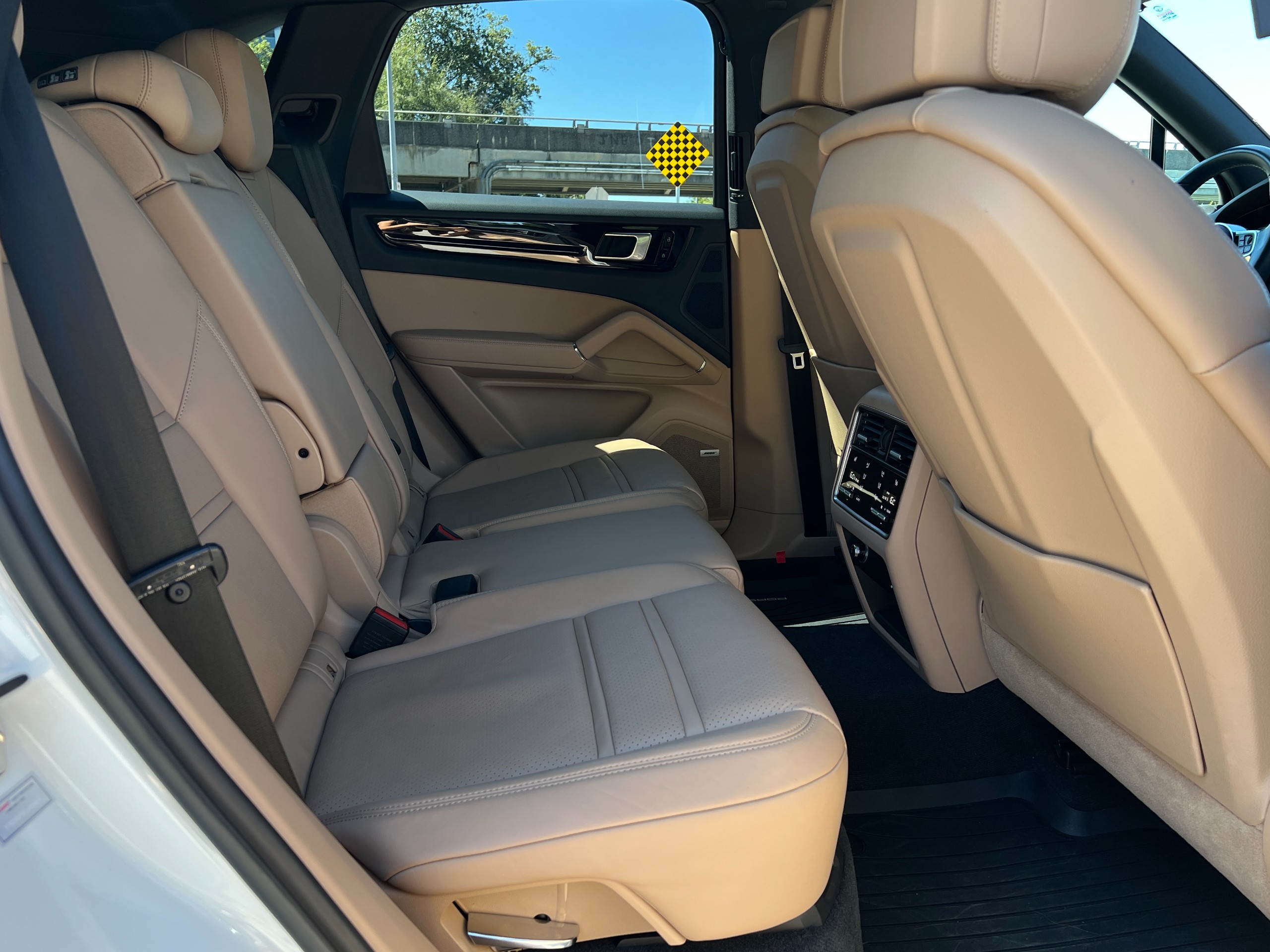 2020 Porsche Cayenne | No accident - Image 18
