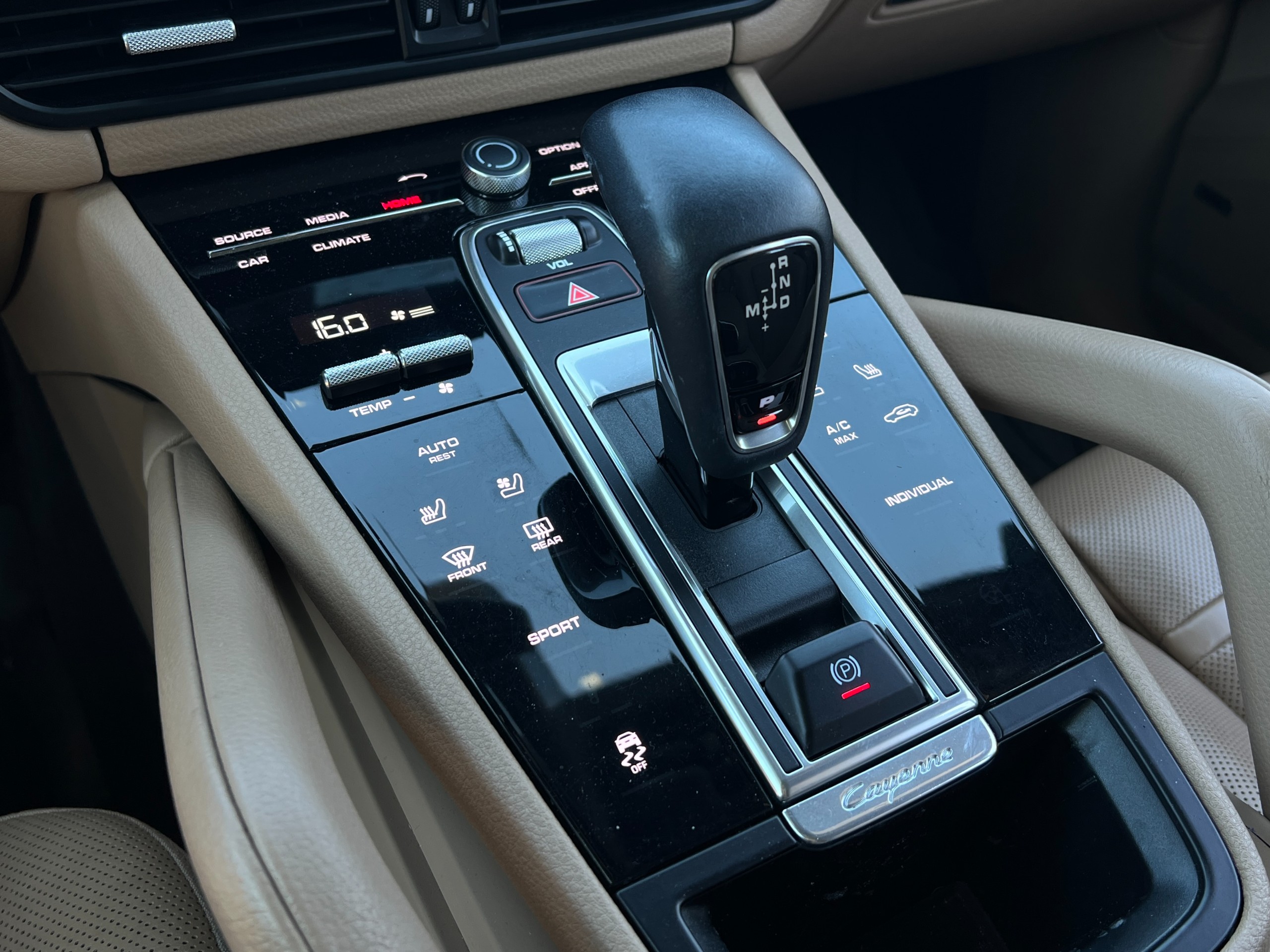 2020 Porsche Cayenne | No accident - Image 11