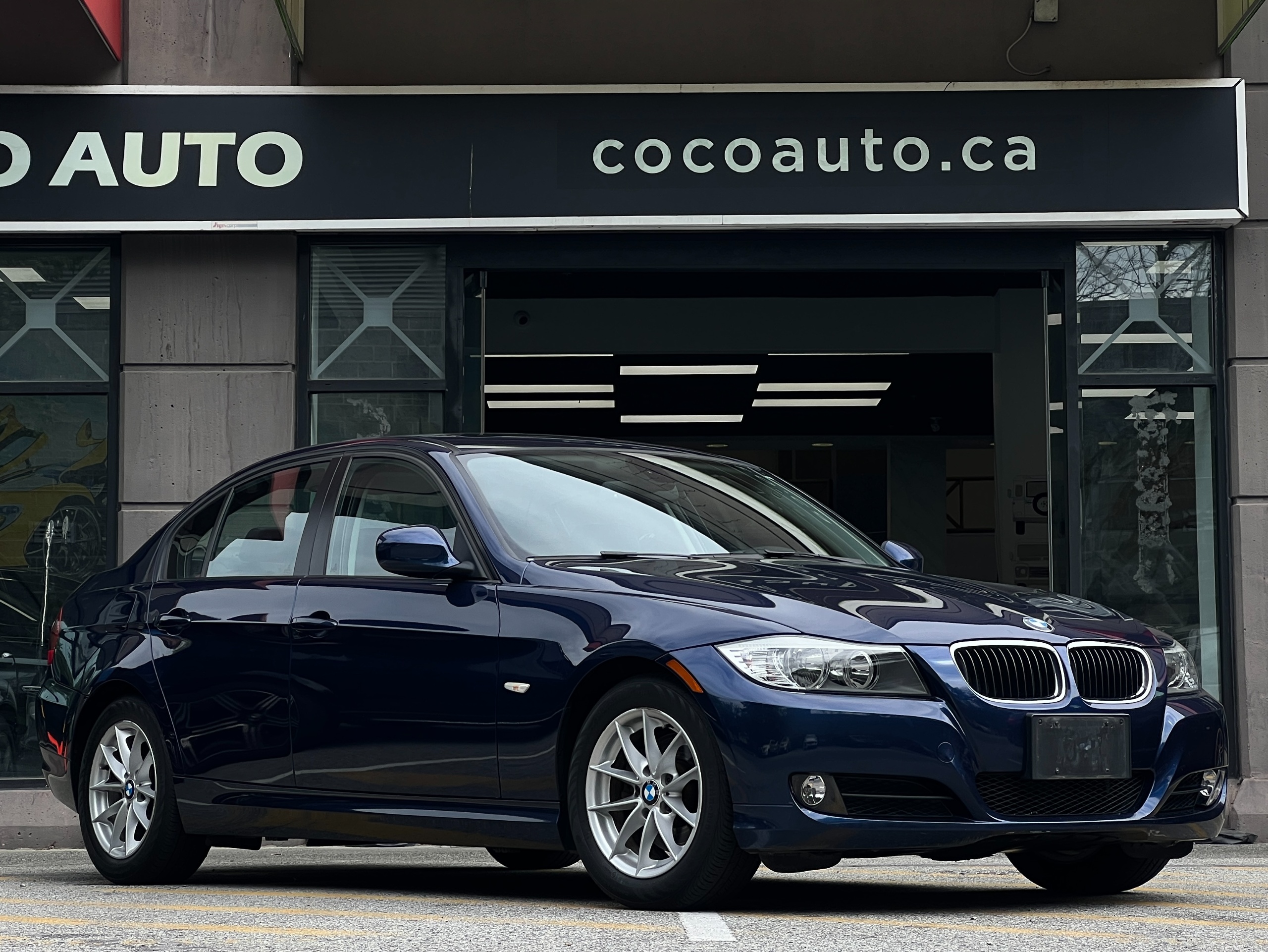 2011 BMW 323i - Image 1