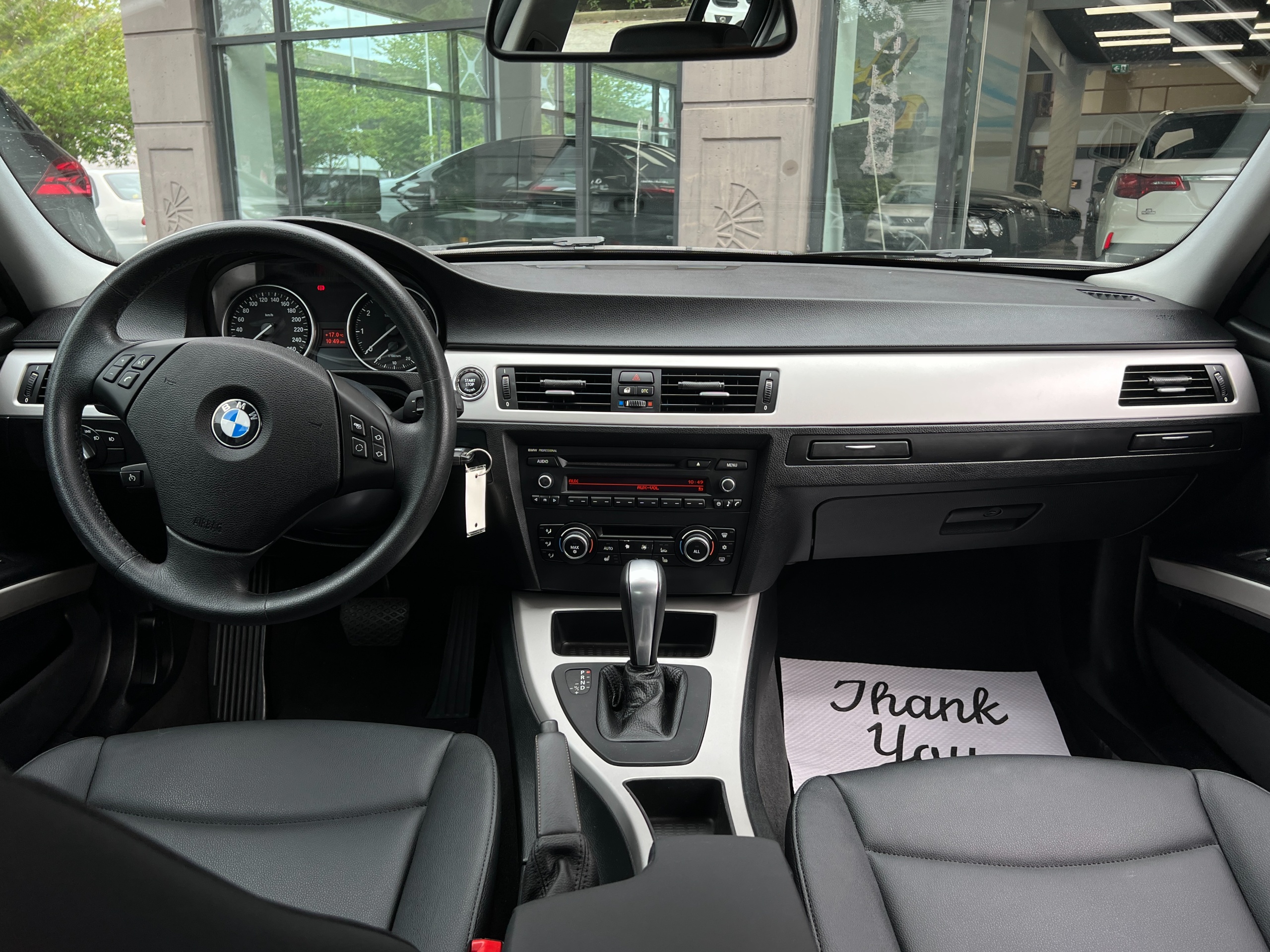 2011 BMW 323i - Image 12