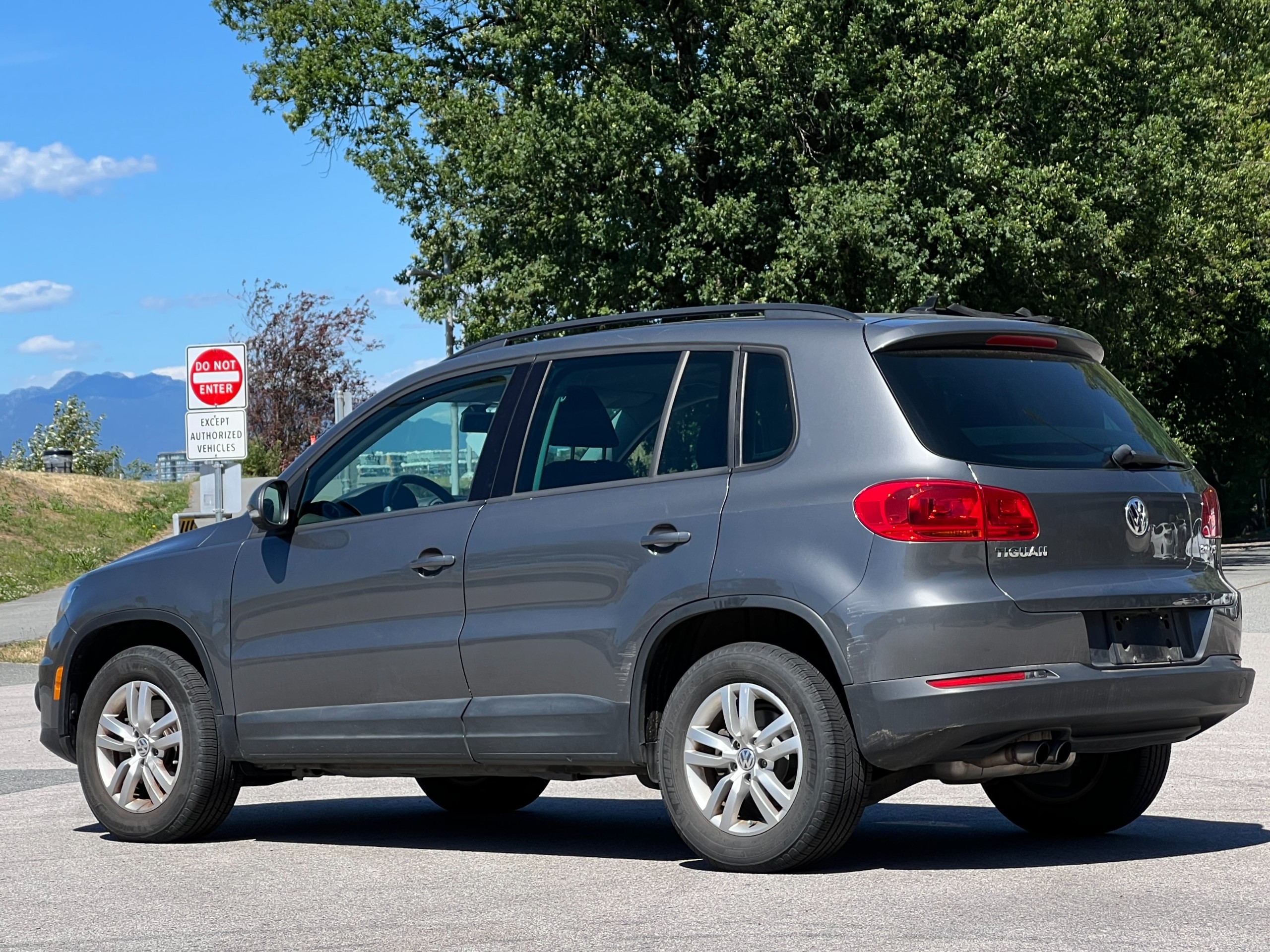 2017 Volkswagen tiguan trendline | BC Local - Image 5
