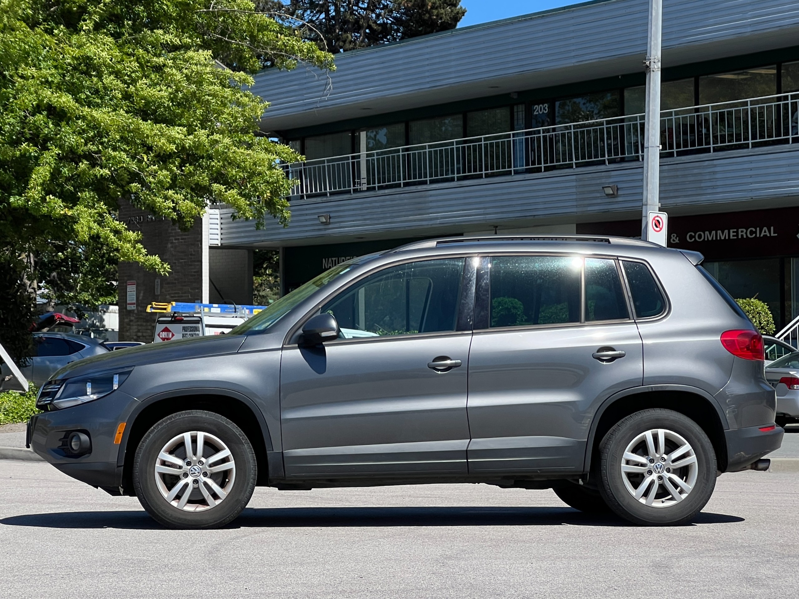 2017 Volkswagen tiguan trendline | BC Local - Image 4