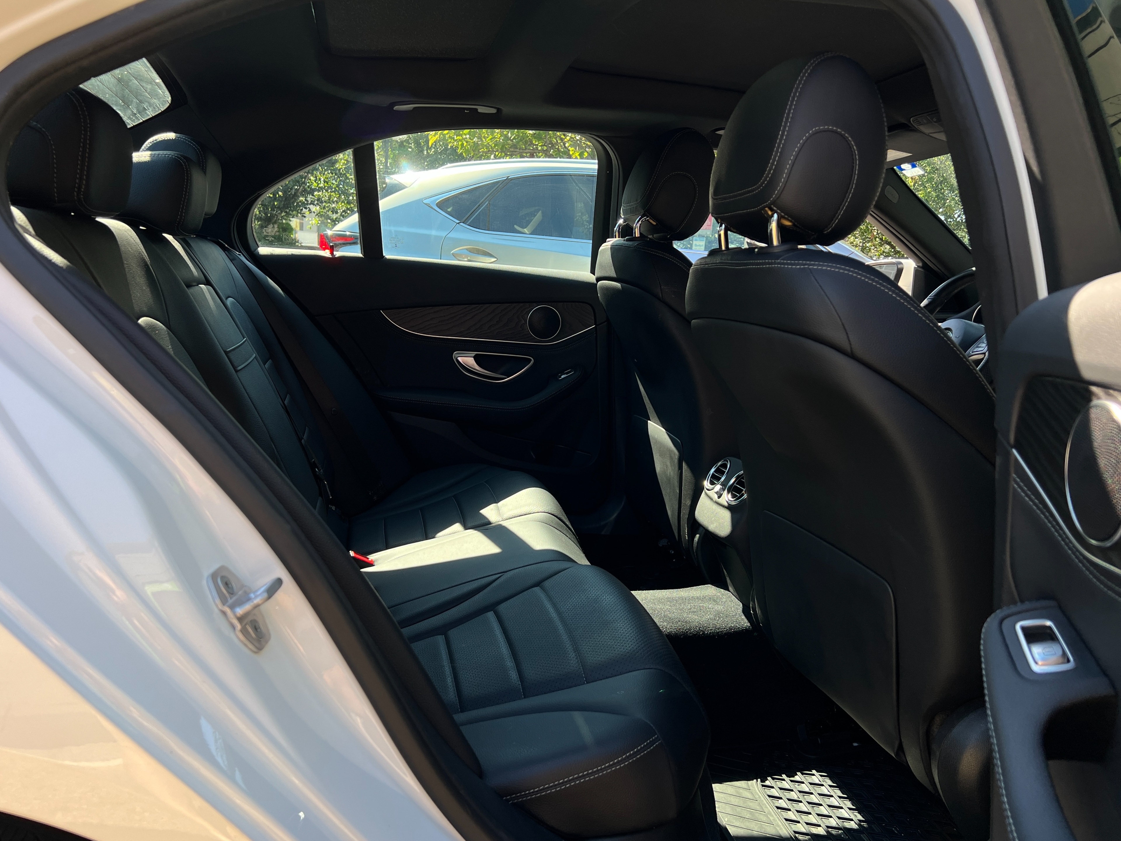 2015 Mercedes-Benz C300 - Image 15