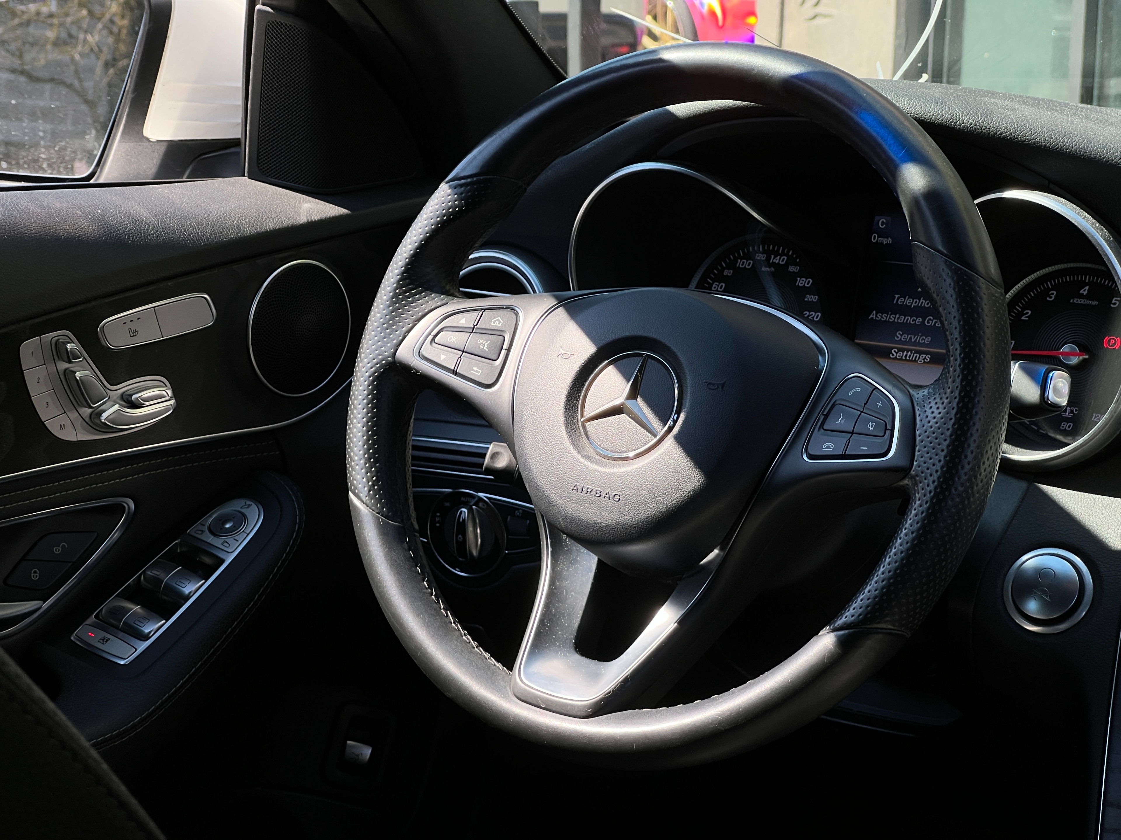 2015 Mercedes-Benz C300 - Image 11