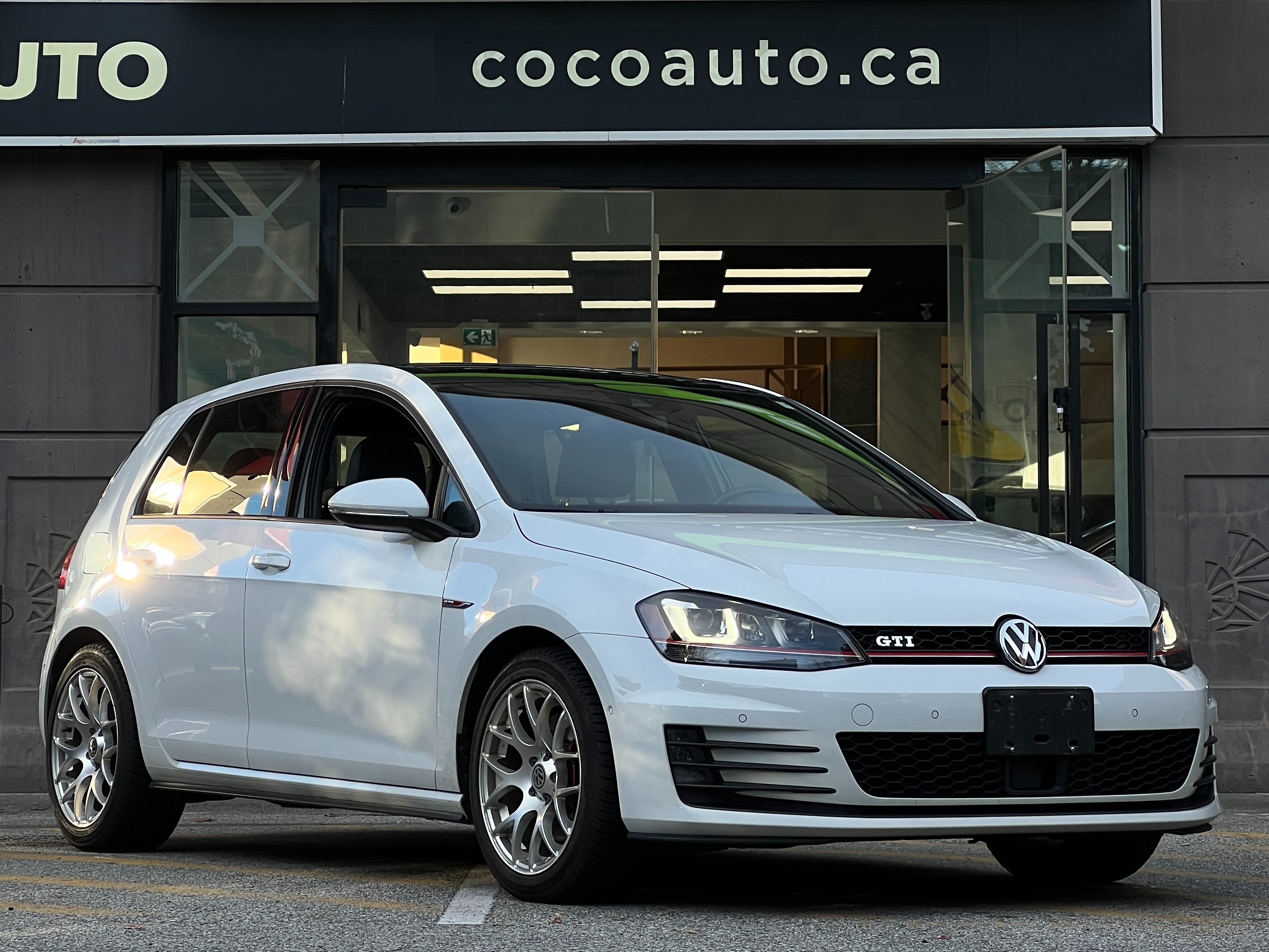 2016  Volkswagen Golf gti autobahn | No accident | BC Local