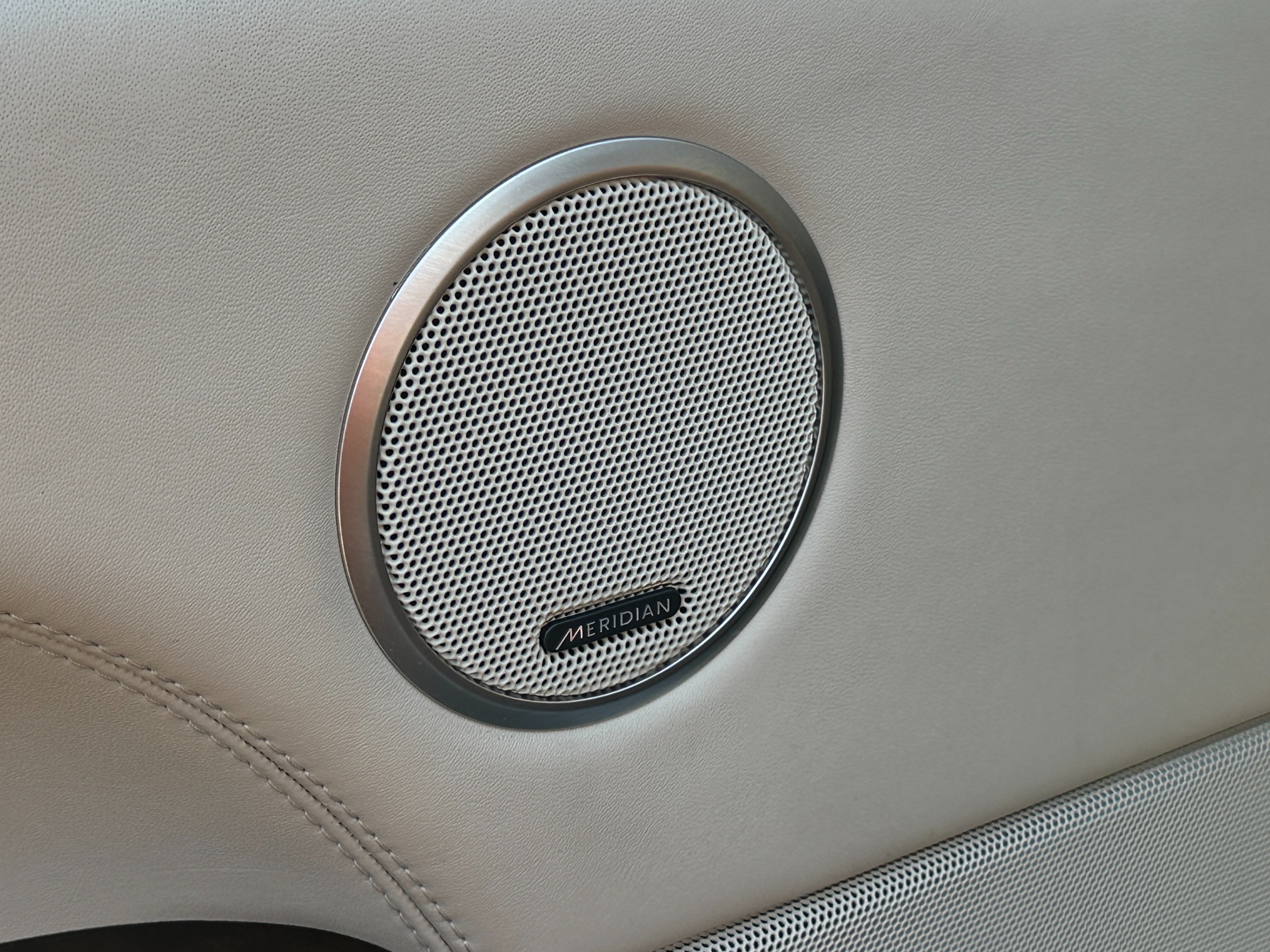 2016 Land Rover Range Rover - Image 14