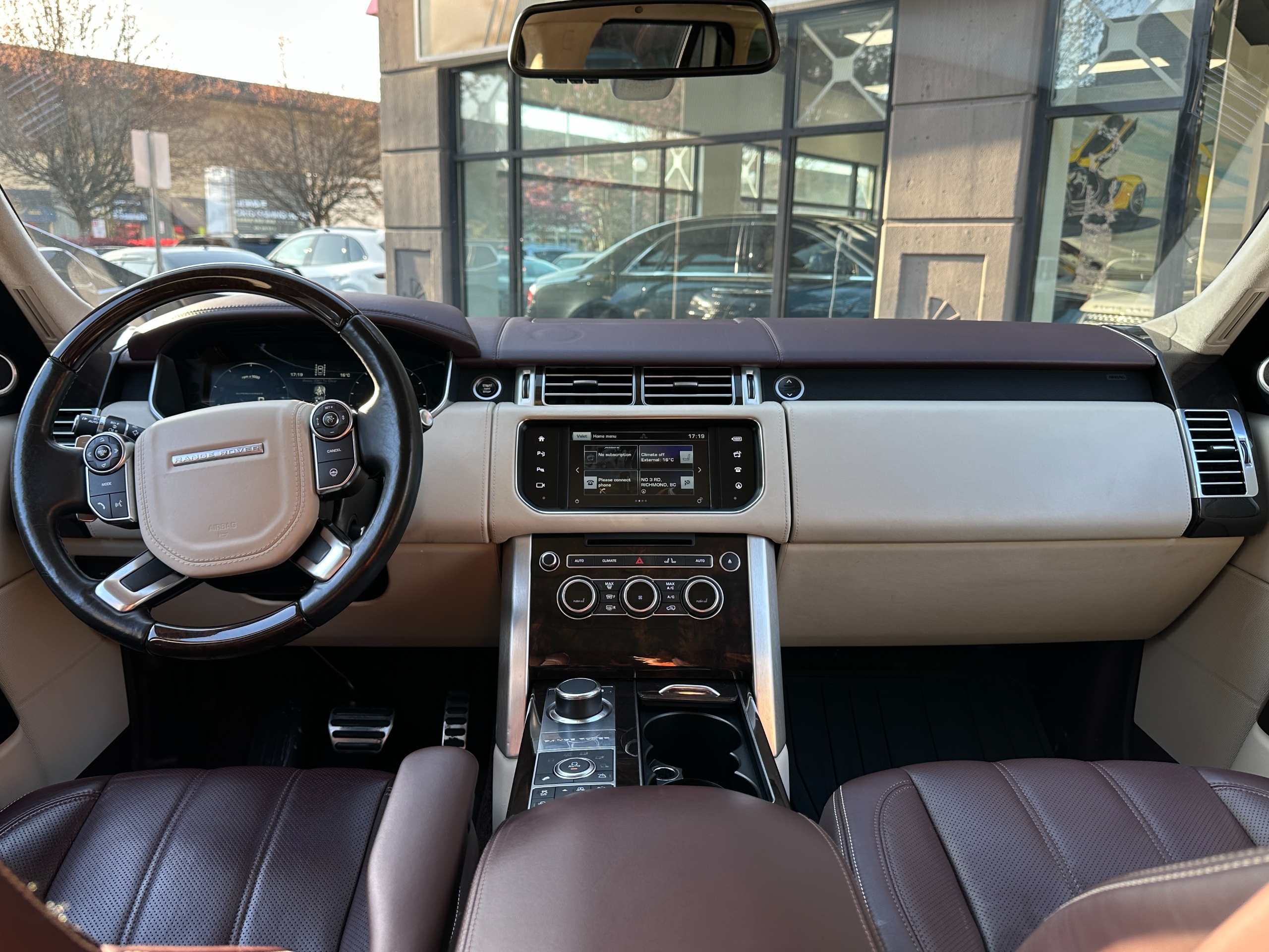 2016 Land Rover Range Rover - Image 11