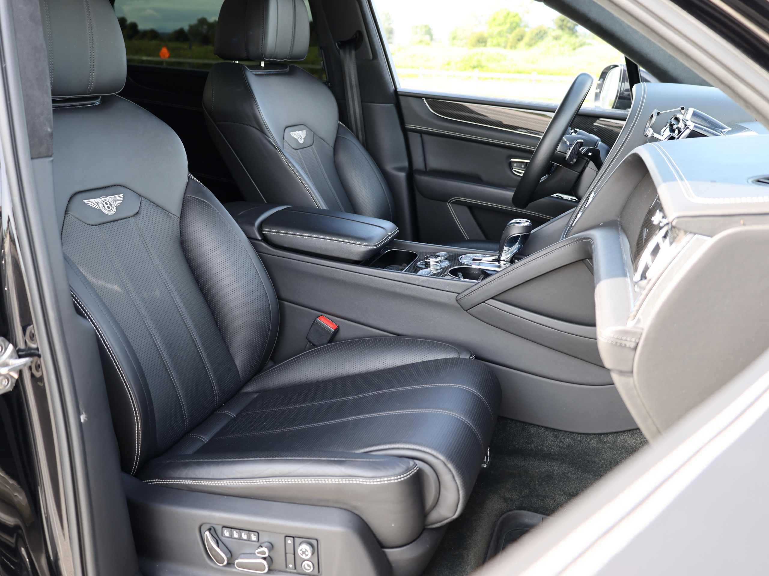 2021 Bentley Bentayga - Image 10