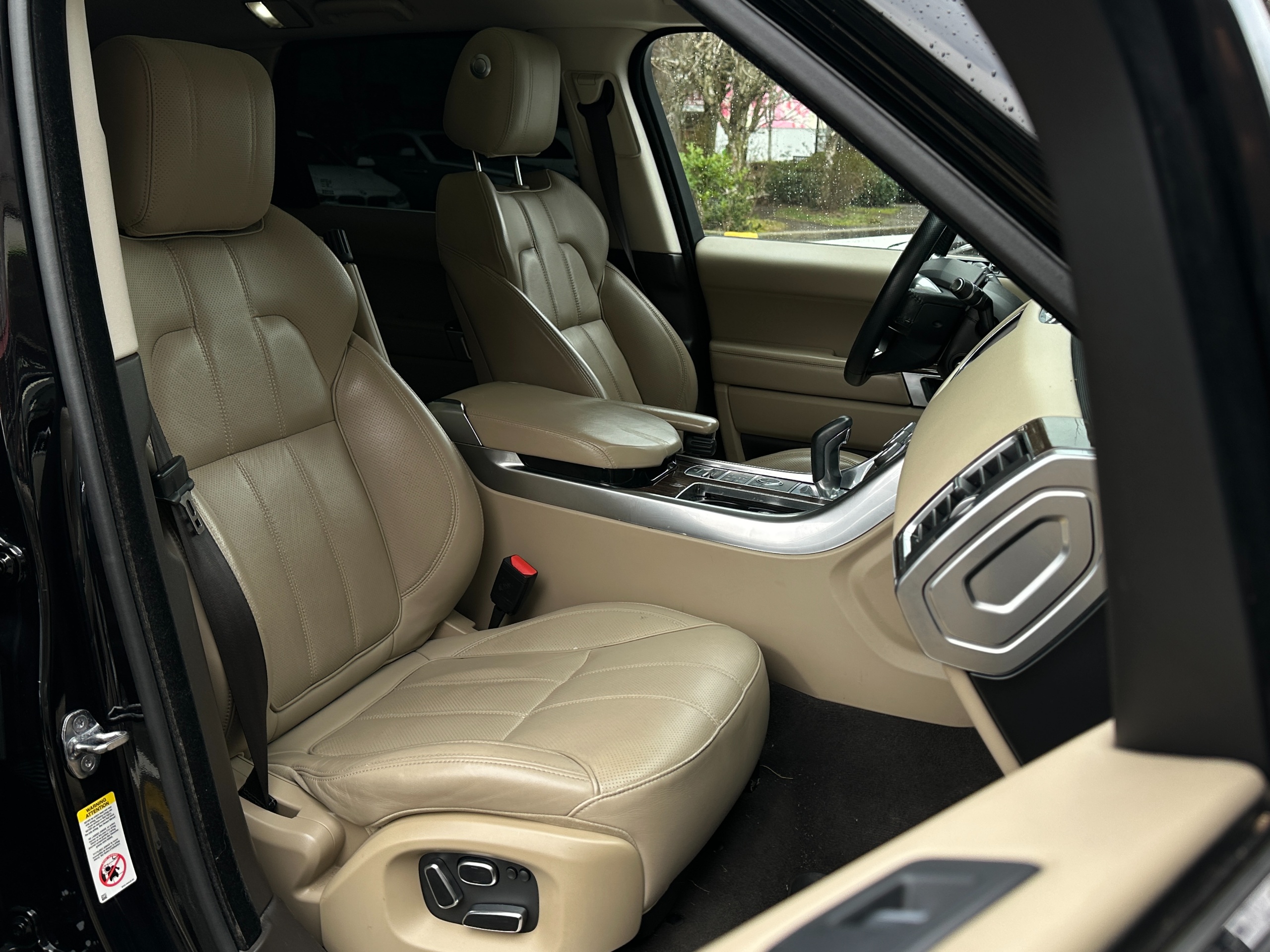 2014 Land Rover Range Rover - Image 9