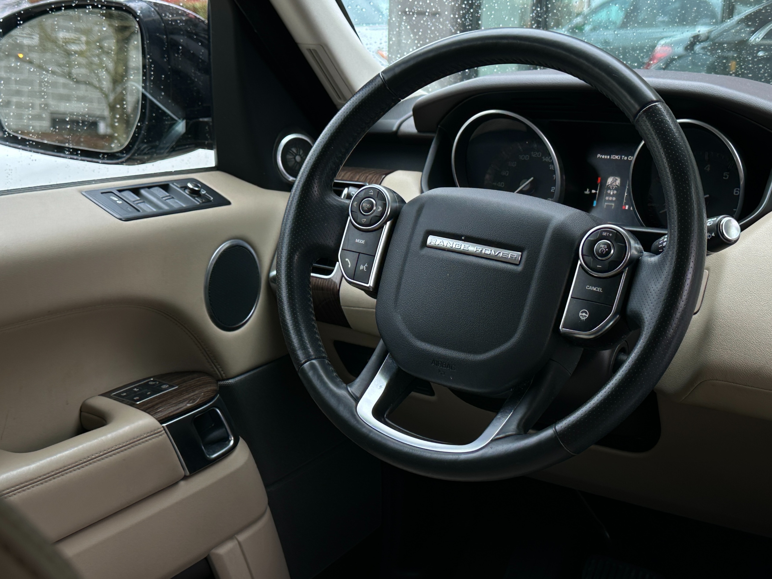 2014 Land Rover Range Rover - Image 12