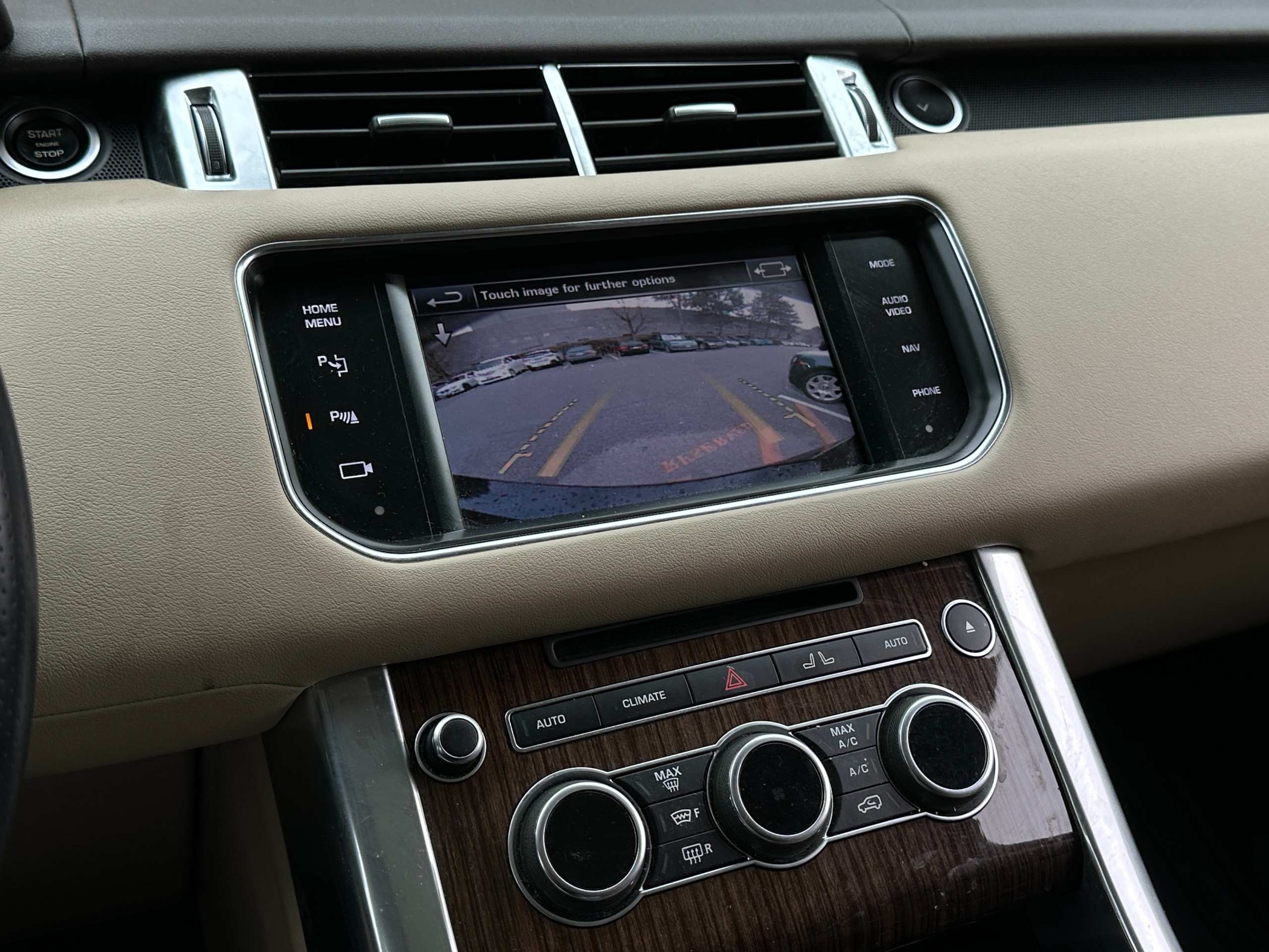 2014 Land Rover Range Rover - Image 13