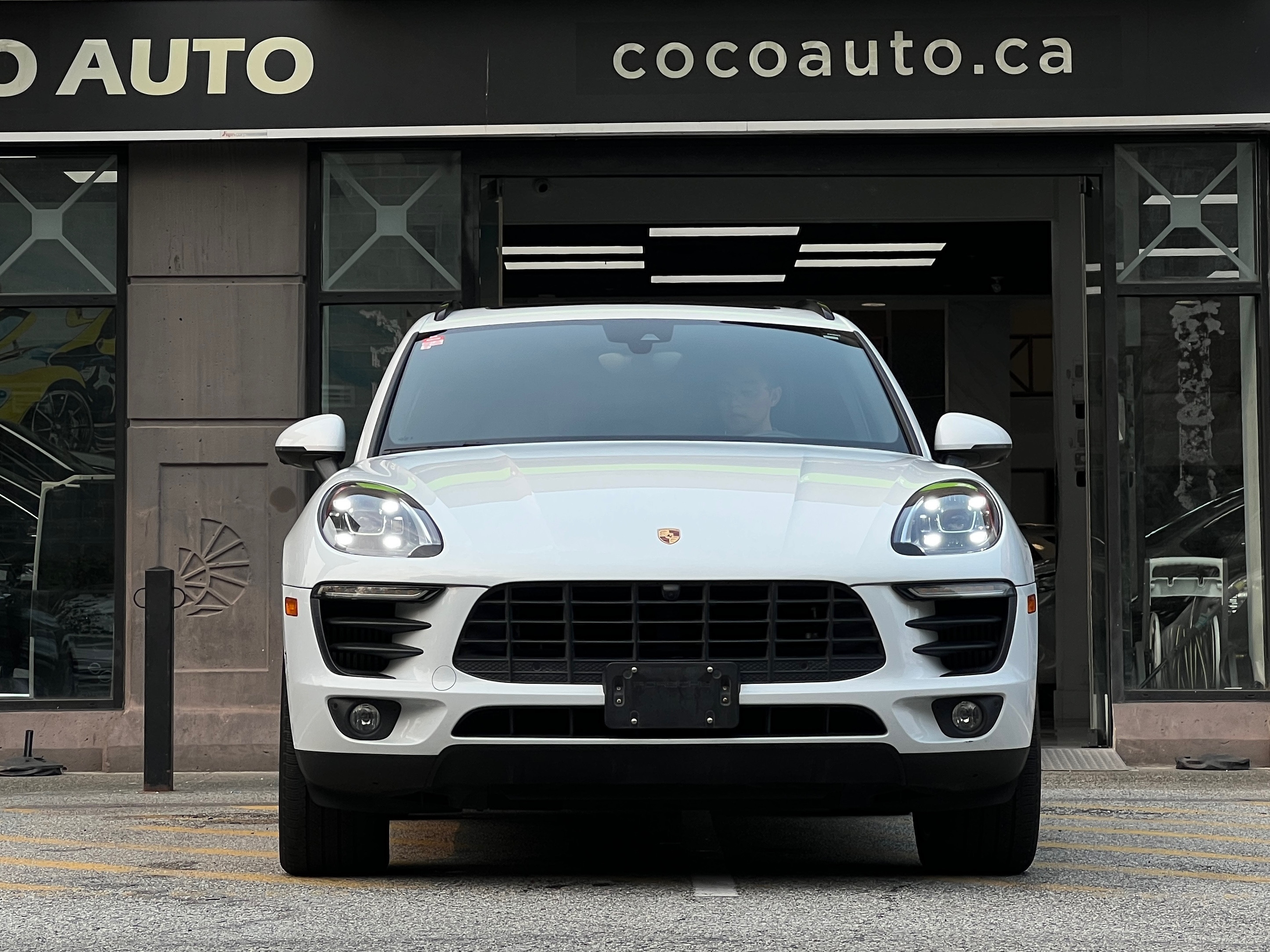 2018 Porsche Macan s - Image 3